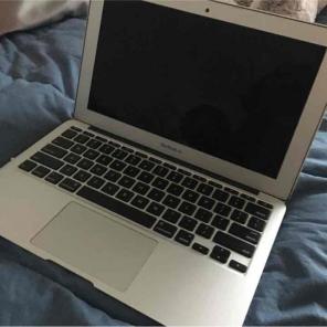 Mac Book Air (For Parts)