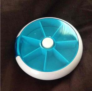 Auto click pill case