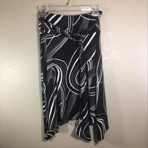 Size 3-4 Strechy Black White Skirt