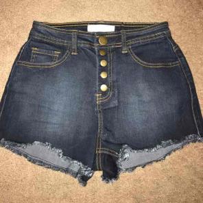 High waisted bottom up shorties