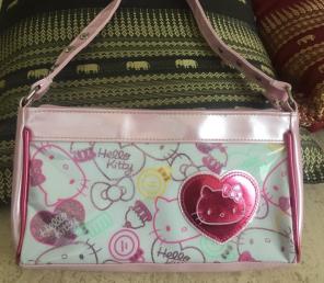 Free Shipping! Hello Kitty Small Purse