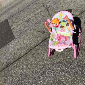 Baby rock chair