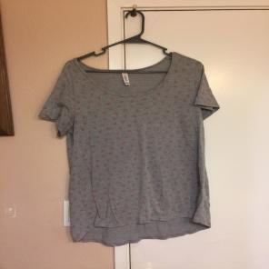 LuLaroe Classic T gray w pink dots large