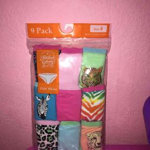 Pack 9 girls bikini size 4 100% cotton