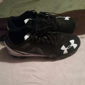 Men's Under Armour baseball cleats