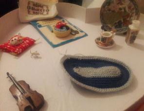 Vintage dollhouse miniatures