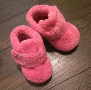 Infant Uggs Size 1