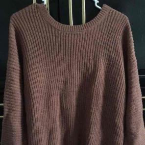 American eagle sweater w/ open back