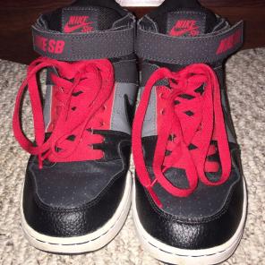 Size 7Y Basketball Shoes