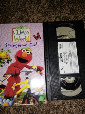 ELMO'S WORLD: Springtime Fun (VHS)