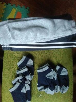 9 pair zooyork socks 0-6 mo & sweats