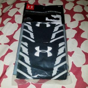 Nwt under armour wristbands 2 adult