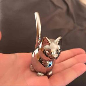 Kitty ring holder