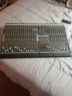 Allen and Heath GL2200 sound board