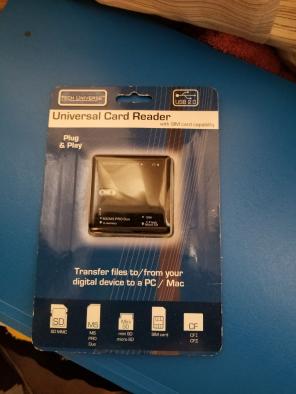 Universal card reader