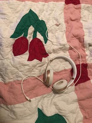 Beats Solo Rose Gold Mint Condition