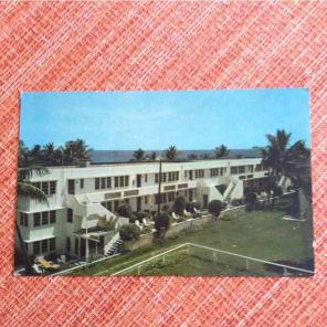 4 vintage post cards