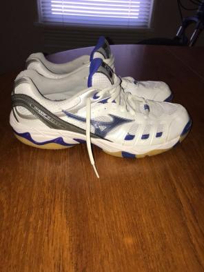 Mizuno Volleyball Shoes Women Size 11
