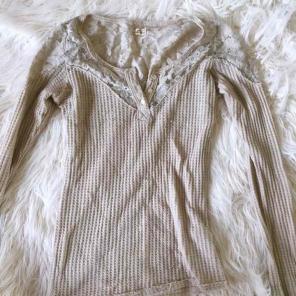 Hollister Henley sweater top XS $39