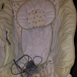 FISHER PRICE AUTO ROCK AND PLAY SLEEPER