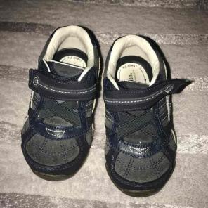 Stride rite navy 6.5W sneaker
