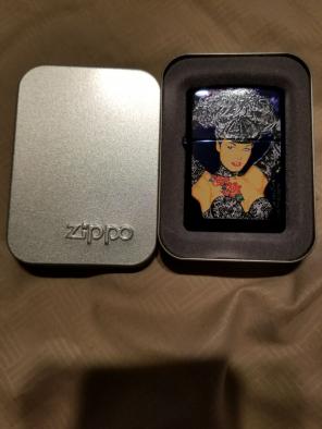ZIPPO LIGHTER BETTIE PAGE