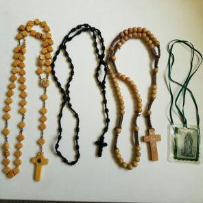 4 rosary bundle religious collectables