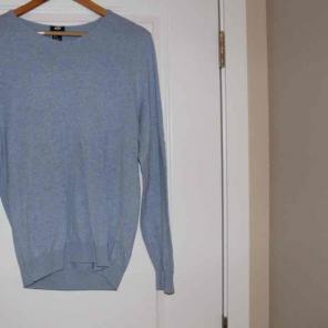 Men's V-neck Sweater