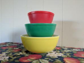 Pyrex Primary Bowls Red Green Yellow