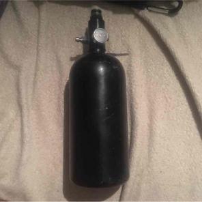 Compressed air tank