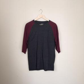 Baseball tee