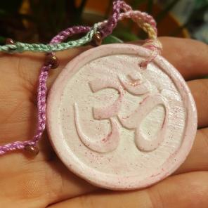 OM pendant calm protection