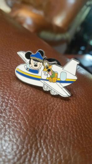 2004 RARE mickey and Pluto Disney pin