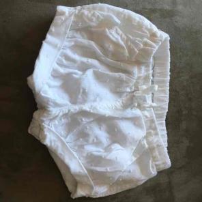 Gap white shorts 3-6m