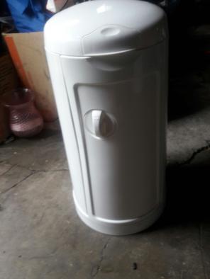 Munchkin diaper pail