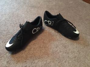 New! Soccer Cleats Black Size: 7