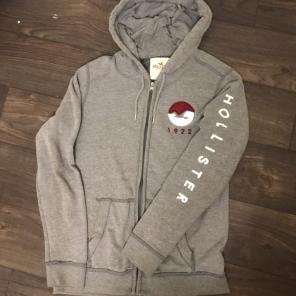 Hollister Zip Up Sweater Size Medium