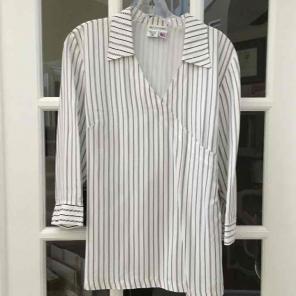 Maternity Blouse/Top (Size Large)