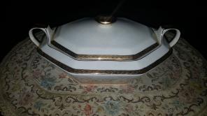 Vtg serving bow stamp la roi 18k gold