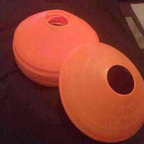 8 Classic Sport• orang sports cones