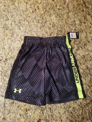 Boys size 7 under armour