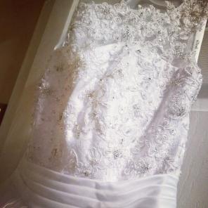 Wedding gown