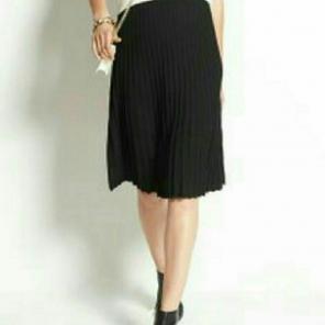 ◆ Ann Taylor Pleated Skirt Sz M/8 ◆