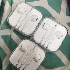 3 Pairs Of iPhone Headphones