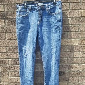 Levi straight leg jeans