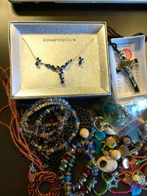 2lbs jewelry and bead lot
