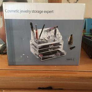 Cosmetic Jewelry Storage Expert