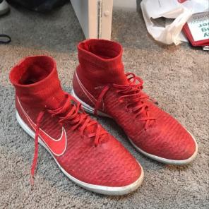 Magista Size 9.5 Soccer Shoes