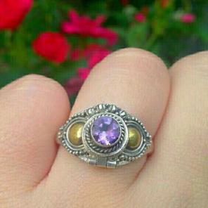 Lovely poison ring :)