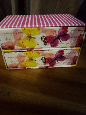 JEWELRY BOX